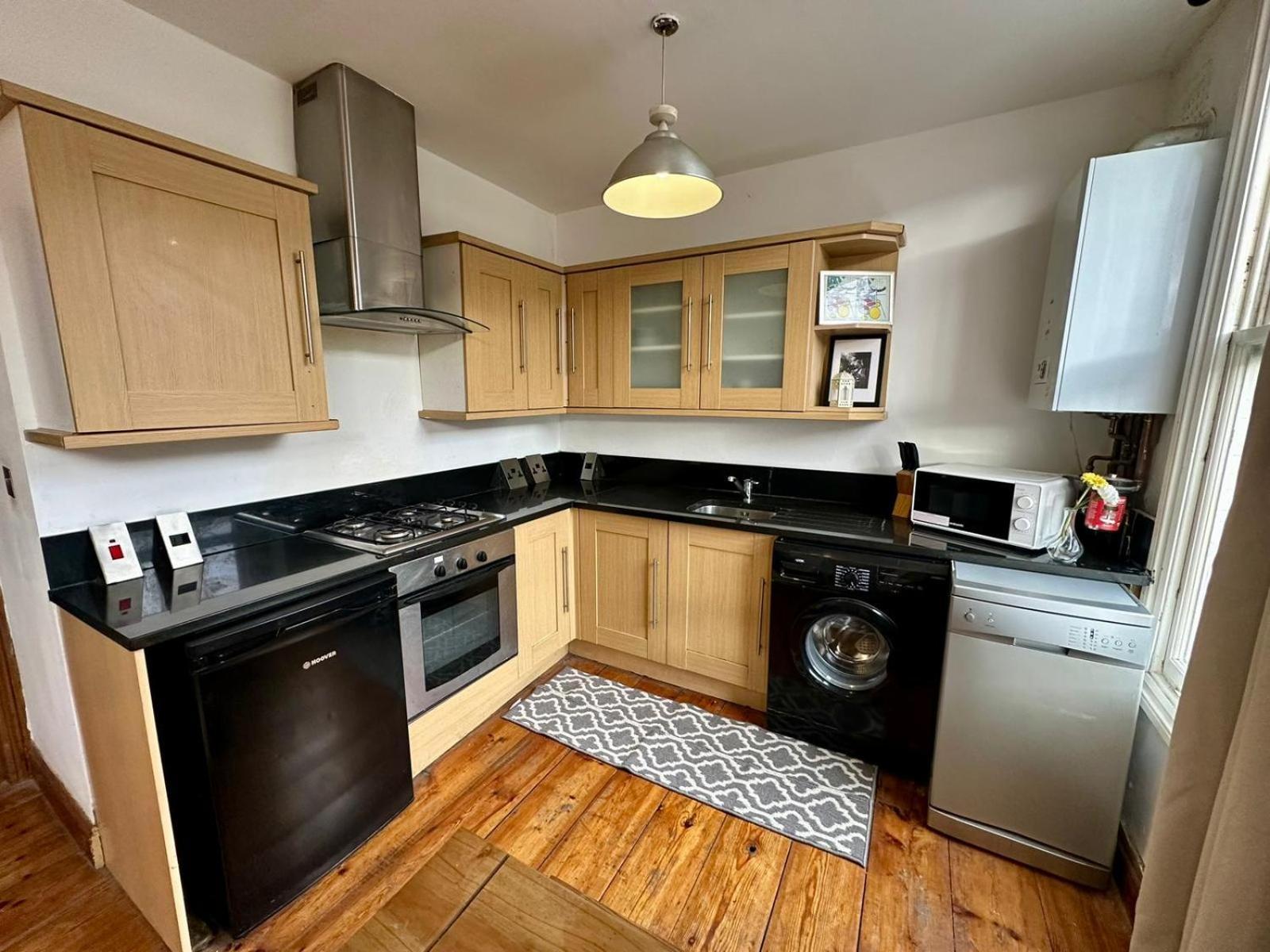 Lovely 1 Bed Apartment 2 Min To Station 런던 외부 사진